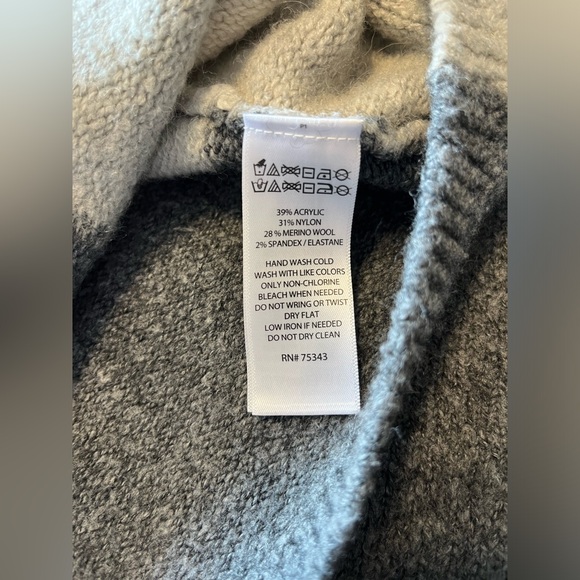 Cynthia Rowley turtle neck sweater - Picture 4 of 4